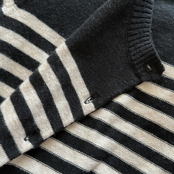 🌸Gap NWT cardigan size M. - Picture 5 of 17